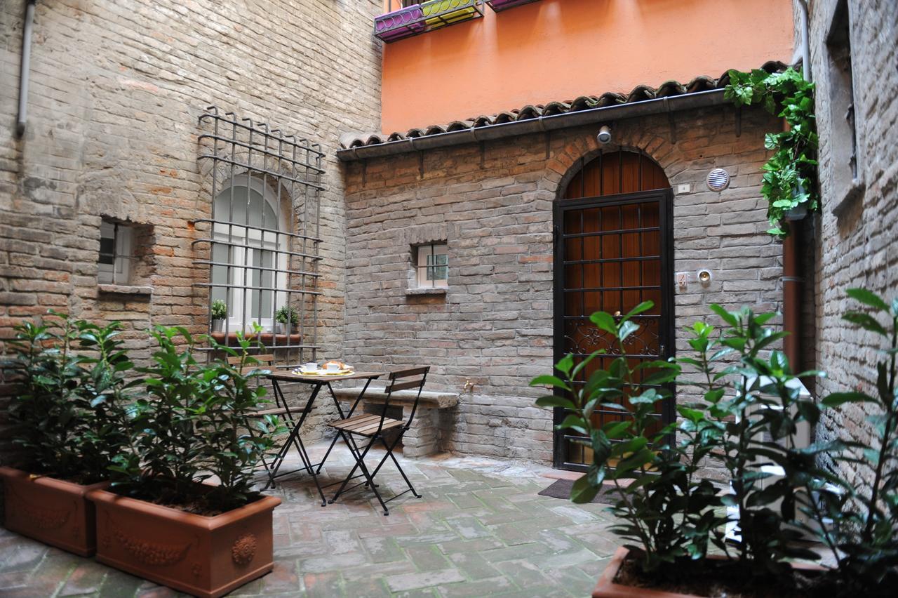 Oberdan Apartment Bologna Exterior photo