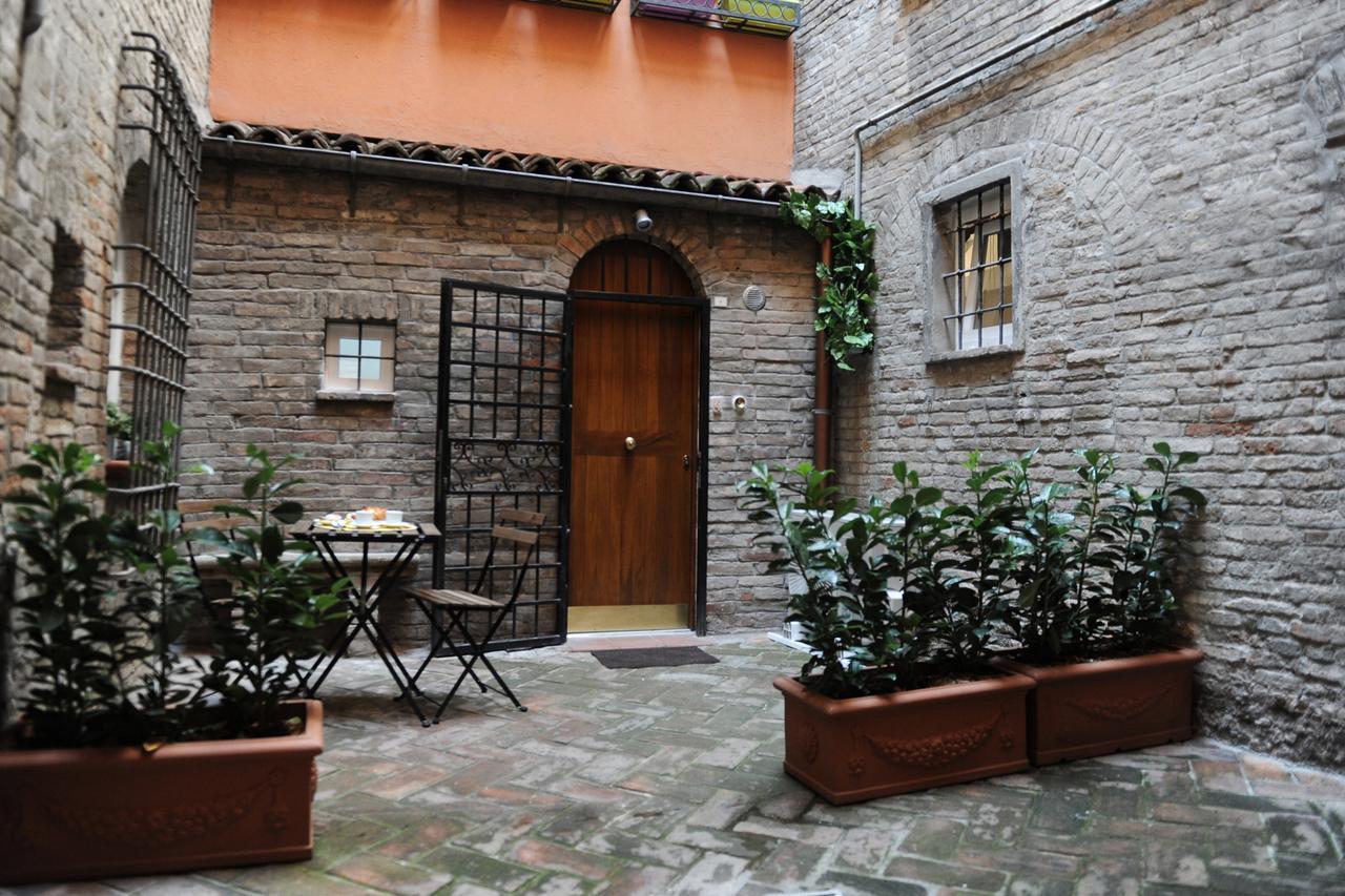 Oberdan Apartment Bologna Exterior photo
